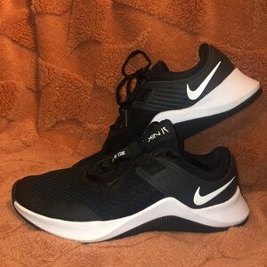 Nike MC Trainers Women’s Black and white Running Sneakers